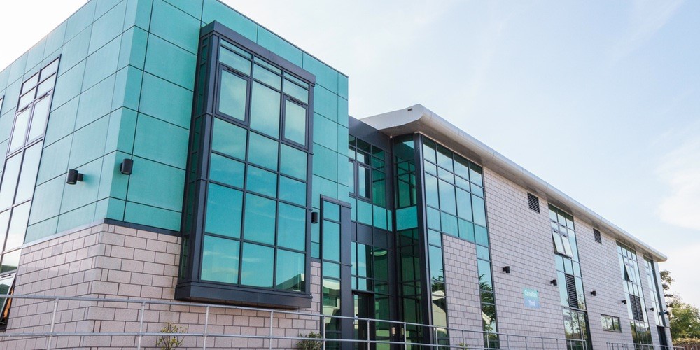 Trường cao đẳng công lập lớn nhất xứ Wales