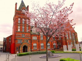 Tuyển sinh Đại học Teesside 2017 – Số 1 tại Anh cho kinh nghiệm học tập của sinh viên hinh-dai-dien-tessesei