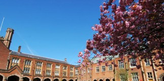 Queens_Belfast_university
